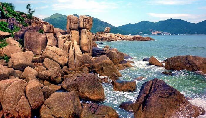 Large Boulders of Hon Chong Nha Trang Vietnam